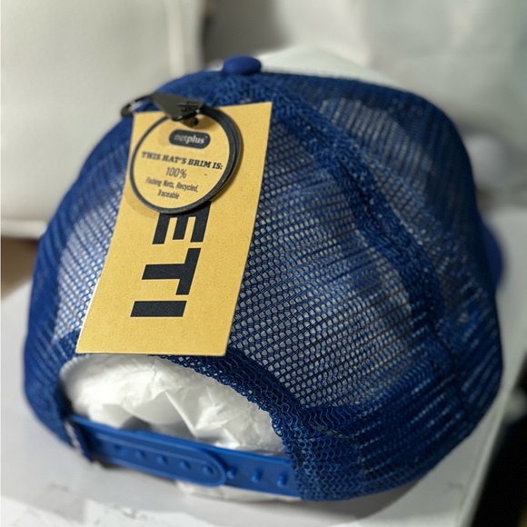 NEW Yeti American Logo Badge Trucker Hat mesh Cap Red White Blue Men's NWT - Picture 2 of 6